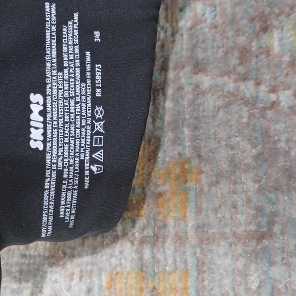 SKIMS Fits Everybody Push Up Demi Bra - Picture 5 of 5